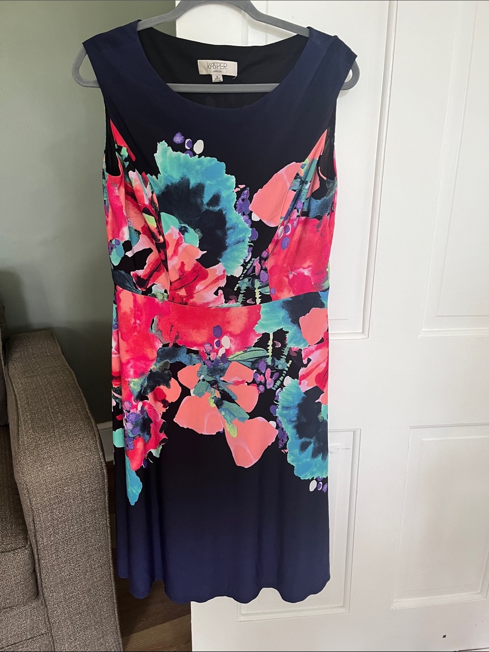 Kasper Dress size 12
Multicolor Floral sleeveless knit